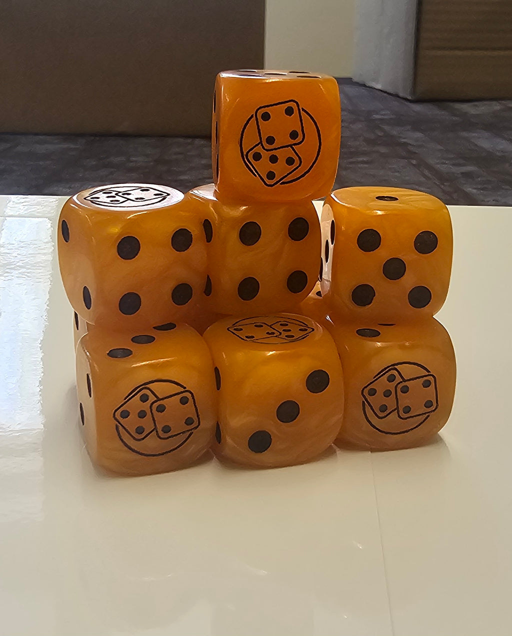 10 x Orange / Black Bugle Bat Reps Dice