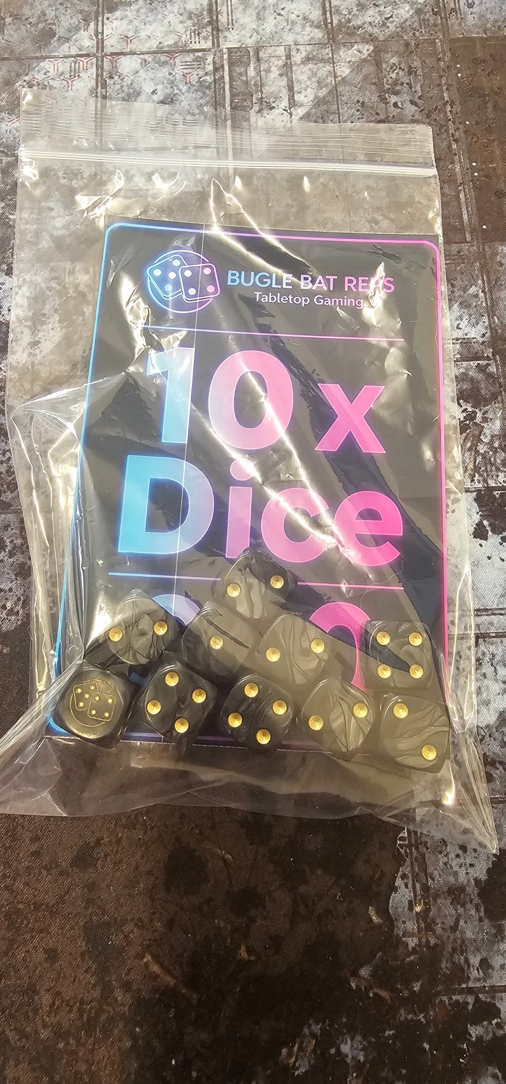 10 x Black / Gold Bugle Bat Reps Dice