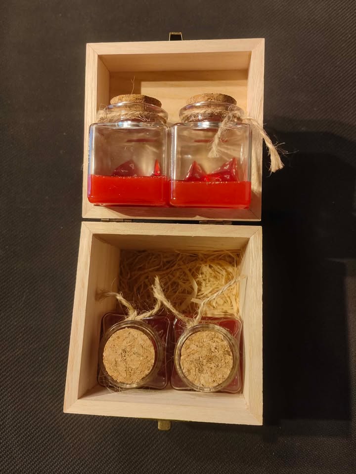 D&D Potion Of Healing Health D4 Bottle Dice Prop Glass Set