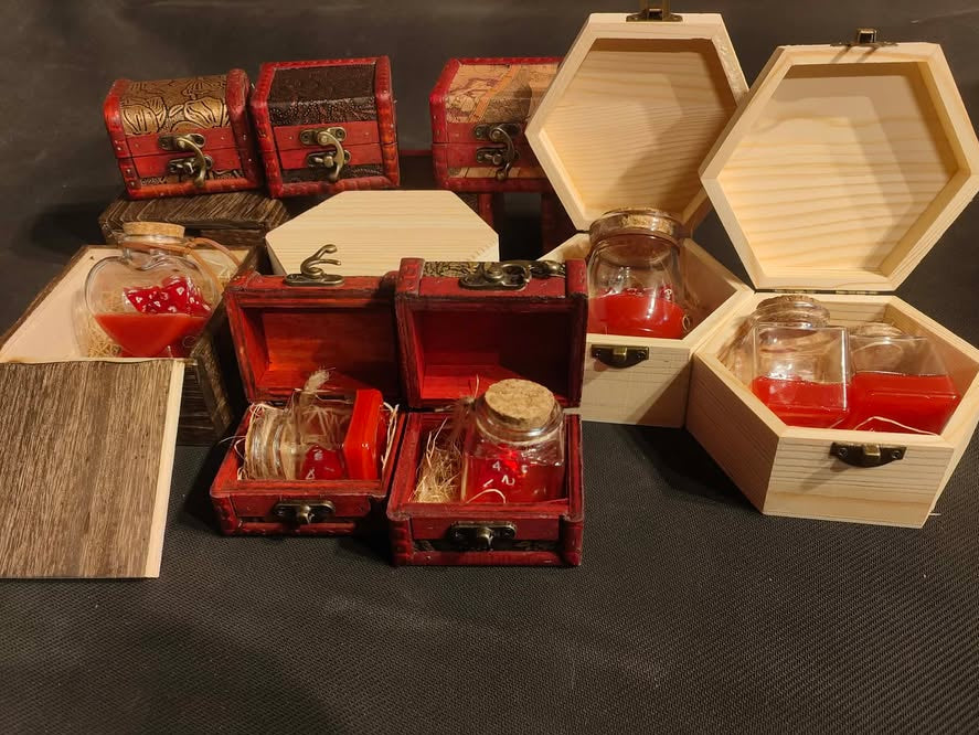 D&D Potion Of Healing Health D4 Bottle Dice Prop Glass Set