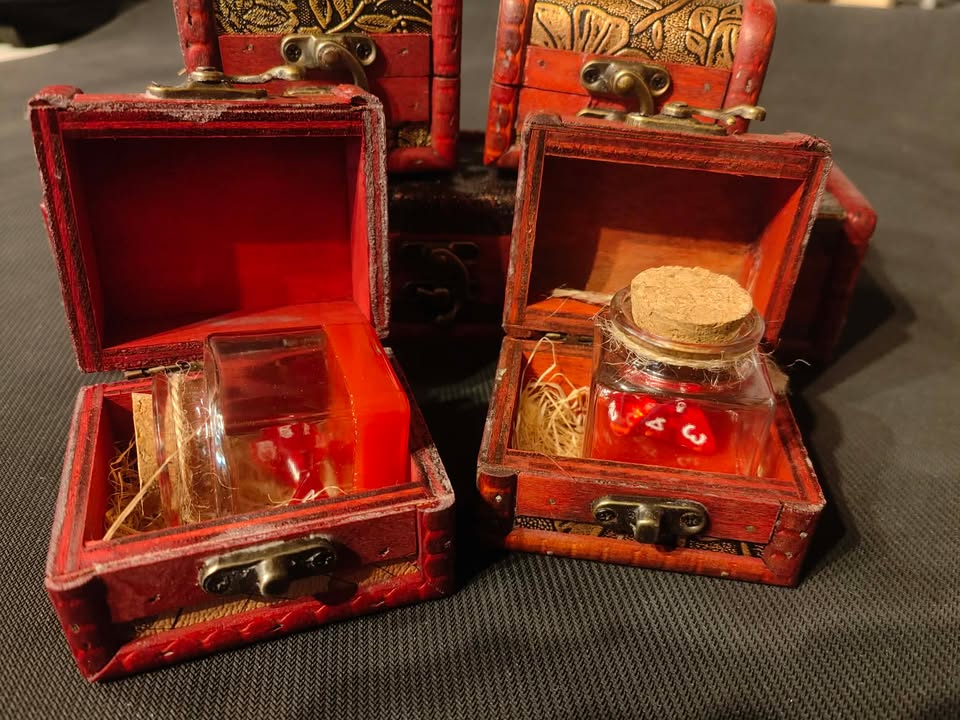 D&D Potion Of Healing Health D4 Bottle Dice Prop Glass Set