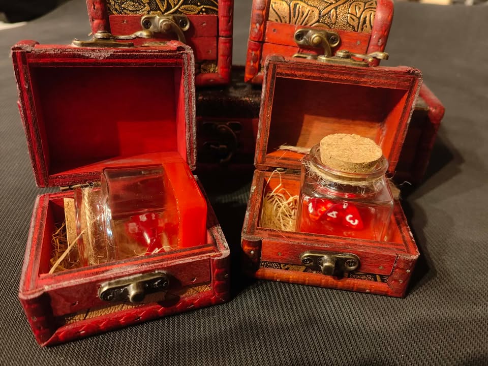 D&D Potion Of Healing Health D4 Bottle Dice Prop Glass Set